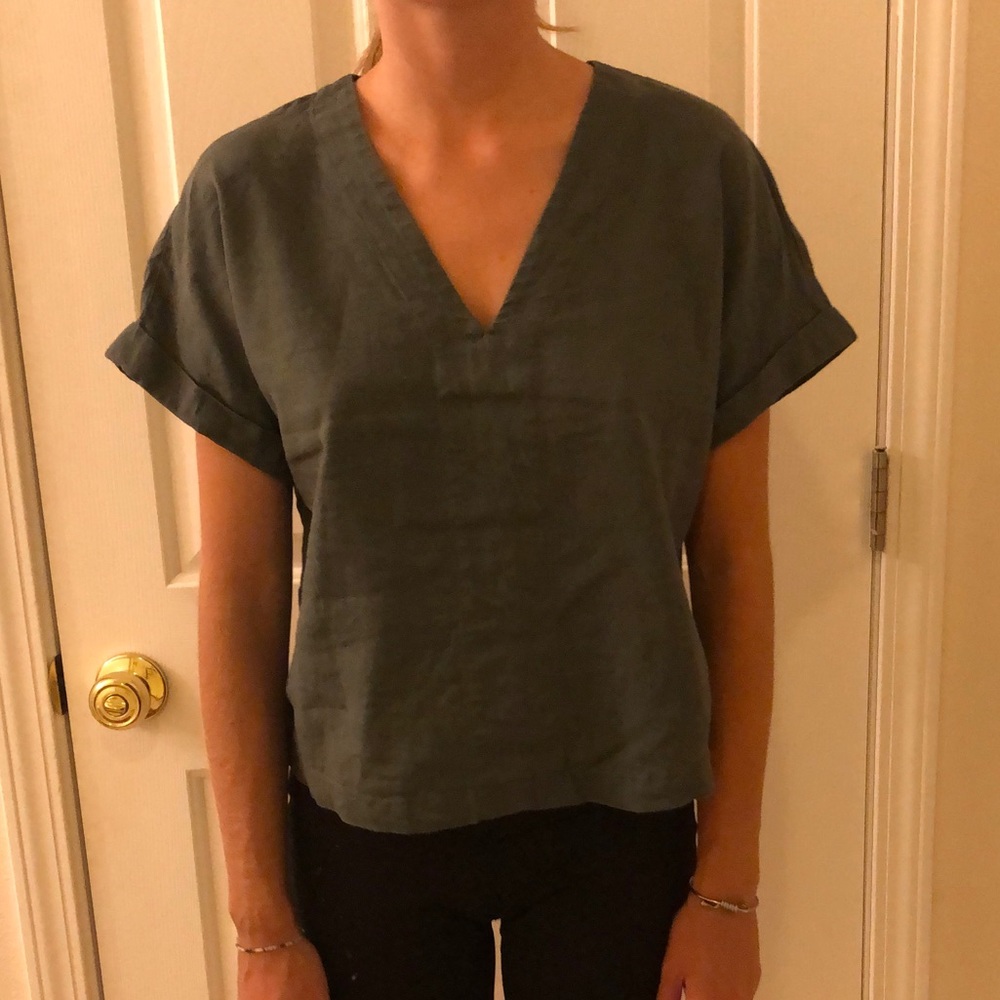 Green linen top